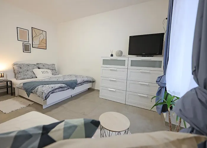 Fara No71 3 Apartment *