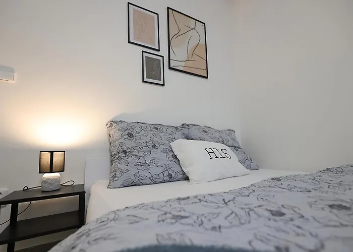 Fara No71 3 Apartment *